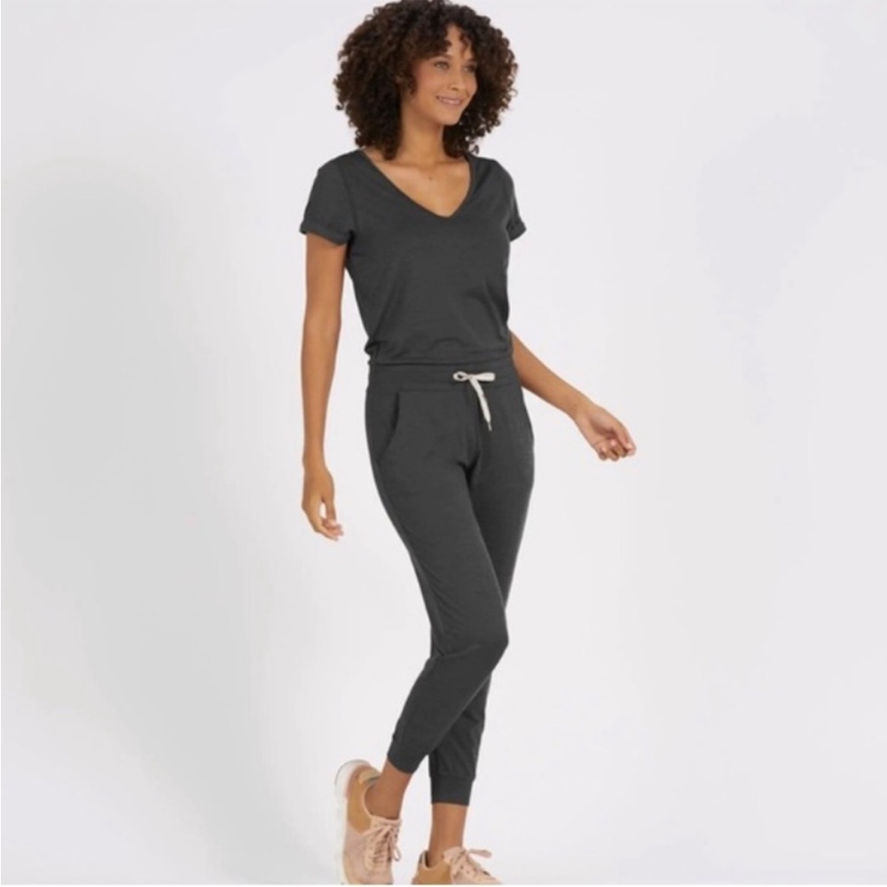 Vuori All Day Jumpsuit In Charcoal Heather